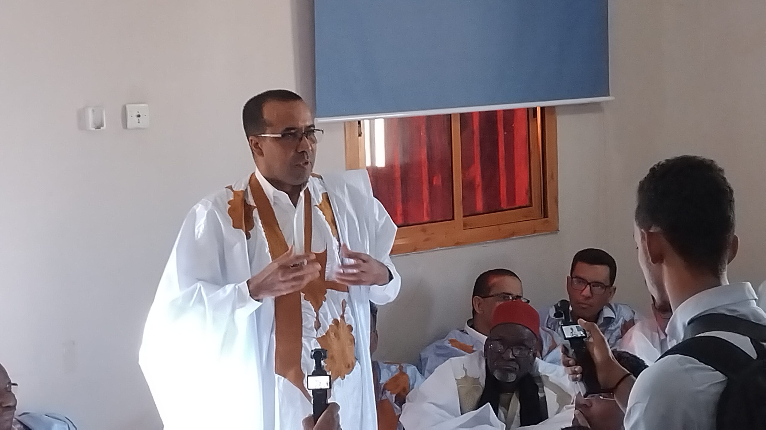 Au Brakna, la mission du parti El Insaf est arrivée à Aleg a tenu sa Réunion au siège de la fédération avec les instances du parti .